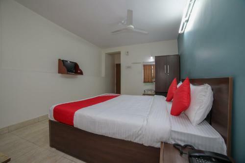 Hotel Oyo 23706 Super Deluxe Guest House