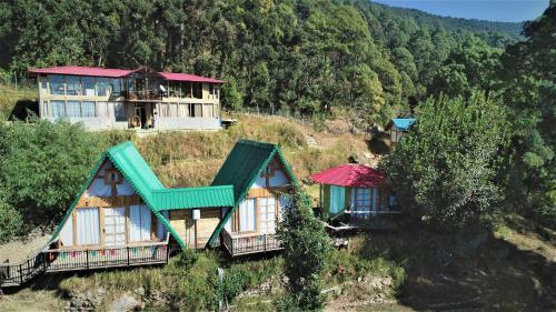 Hotel Chirpingi Birdz Resort
