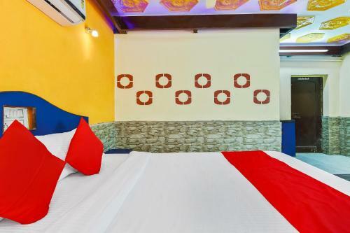 Oyo 6302 Hotel Shivtara