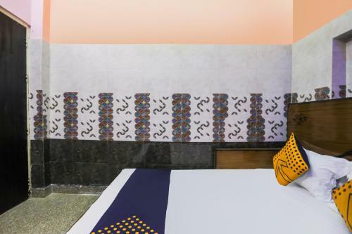 Spot On 65708 Shri Ram Hotel