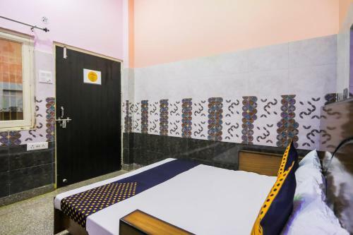 Spot On 65708 Shri Ram Hotel