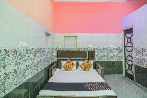 Spot On 65708 Shri Ram Hotel