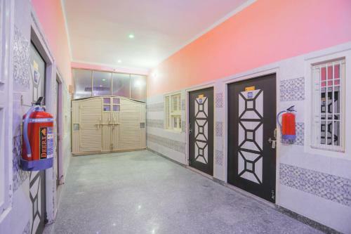 Spot On 65708 Shri Ram Hotel