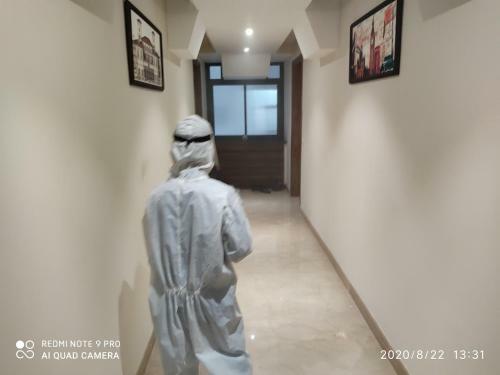 Hotel J P Residency