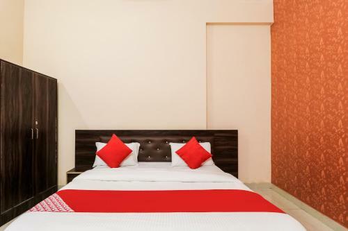 Hotel Oyo 71136 Westend Suites