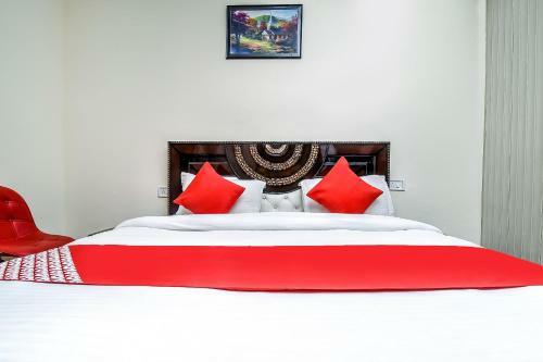 Hotel Oyo 18831 Florence Residency