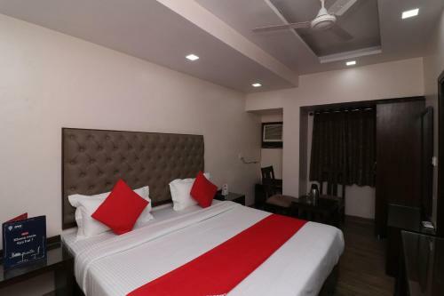 Oyo 27802 Hotel Boom Room