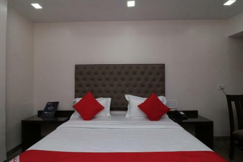 Oyo 27802 Hotel Boom Room