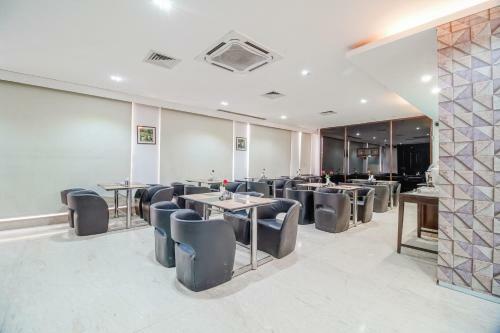 Fabhotel Bellevue