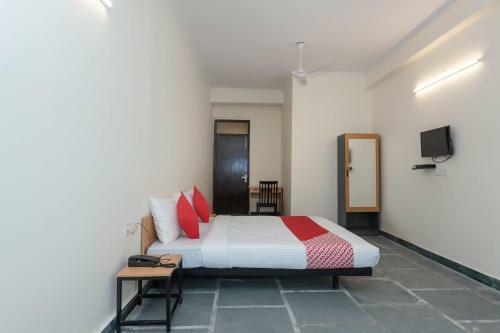 Hotel Oyo Flagship 45264 Opposite Paryavaran Complex Post Office