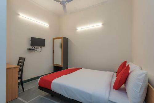 Hotel Oyo Flagship 45264 Opposite Paryavaran Complex Post Office