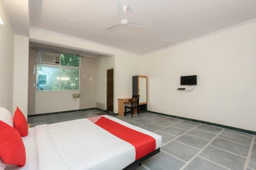 Hotel Oyo Flagship 45264 Opposite Paryavaran Complex Post Office