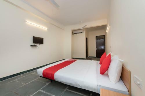 Hotel Oyo Flagship 45264 Opposite Paryavaran Complex Post Office