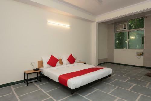 Hotel Oyo Flagship 45264 Opposite Paryavaran Complex Post Office