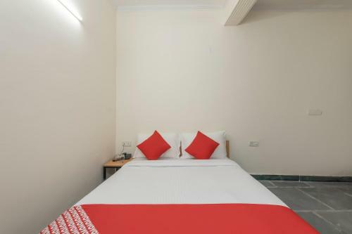 Hotel Oyo Flagship 45264 Opposite Paryavaran Complex Post Office