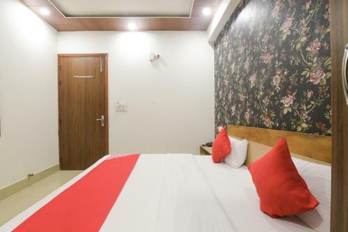Hotel Oyo 71322 Red Stone