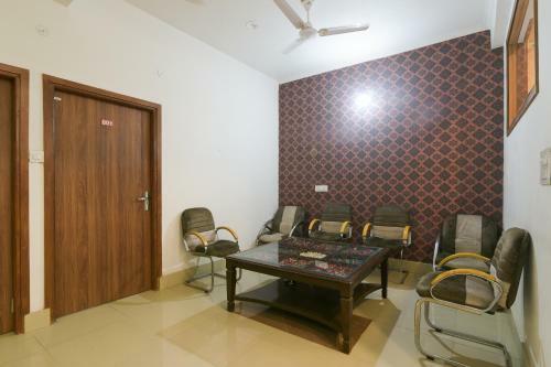 Hotel Oyo 71322 Red Stone