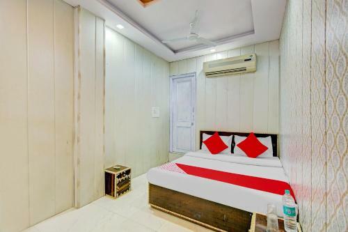 Hotel Oyo 79451 Blue Star
