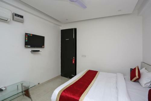 Hotel Oyo 11953 Galaxy Residency
