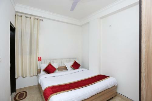 Hotel Oyo 11953 Galaxy Residency