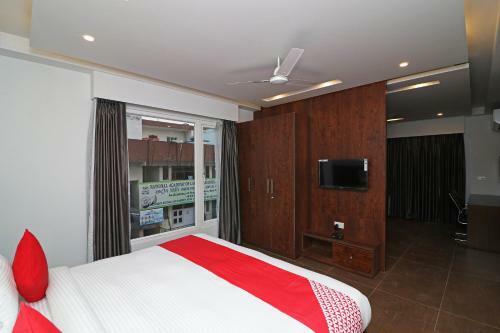 Hotel Oyo 37722 Silver Oak Luxury Comfort Inn