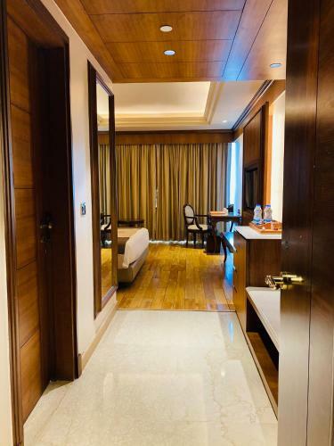 Seven Seas Hotel