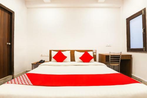 Hotel Oyo 71520 Paradise Inn