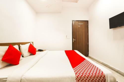 Hotel Oyo 71520 Paradise Inn