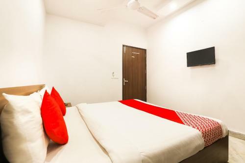 Hotel Oyo 71520 Paradise Inn
