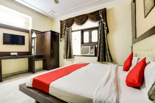 Oyo 71681 Hotel Baba Continental