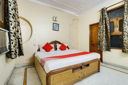 Oyo 71681 Hotel Baba Continental