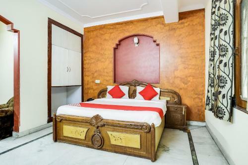 Oyo 71681 Hotel Baba Continental
