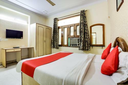 Oyo 71681 Hotel Baba Continental