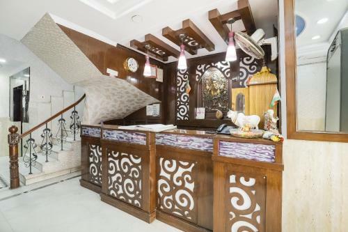 Oyo 71681 Hotel Baba Continental