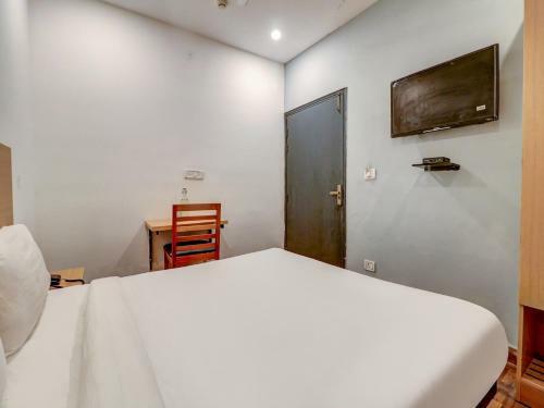 Hotel Oyo Townhouse 74409 Key Rooms