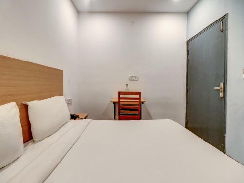 Hotel Oyo Townhouse 74409 Key Rooms