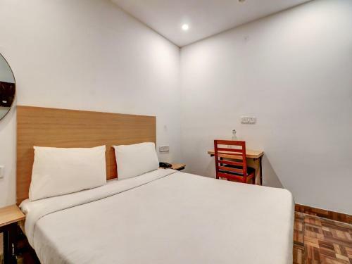 Hotel Oyo Townhouse 74409 Key Rooms