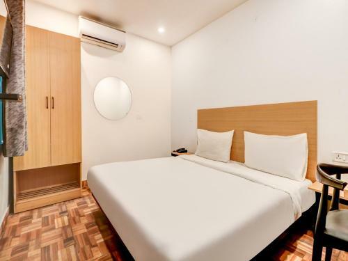 Hotel Oyo Townhouse 74409 Key Rooms