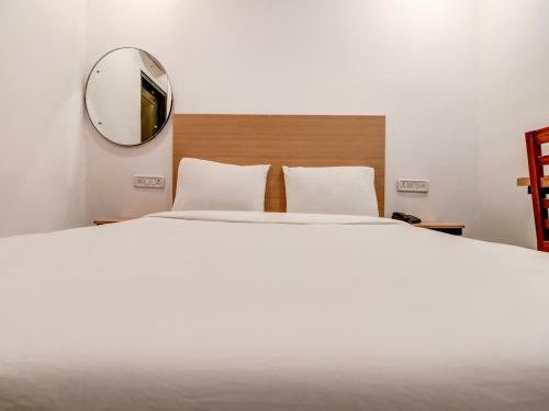 Hotel Oyo Townhouse 74409 Key Rooms