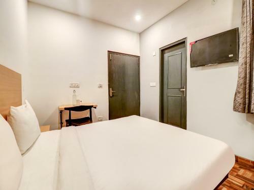 Hotel Oyo Townhouse 74409 Key Rooms