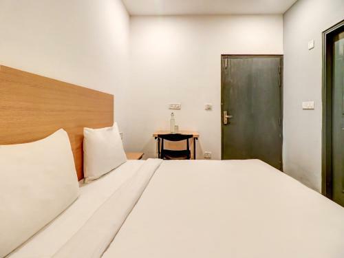 Hotel Oyo Townhouse 74409 Key Rooms