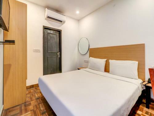 Hotel Oyo Townhouse 74409 Key Rooms