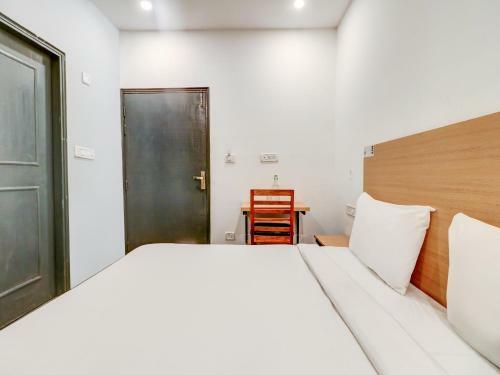 Hotel Oyo Townhouse 74409 Key Rooms