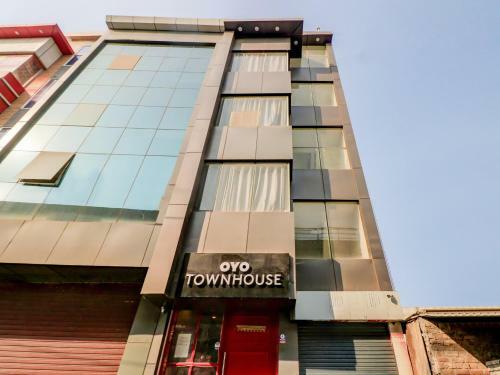 Hotel Oyo Townhouse 74409 Key Rooms