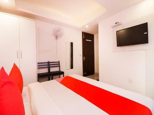 Oyo 76135 Hotel Silver Estate