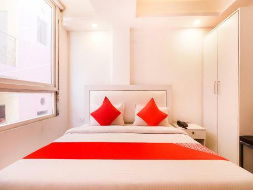 Oyo 76135 Hotel Silver Estate