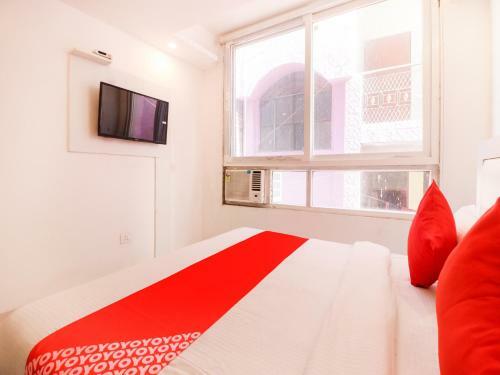 Oyo 76135 Hotel Silver Estate