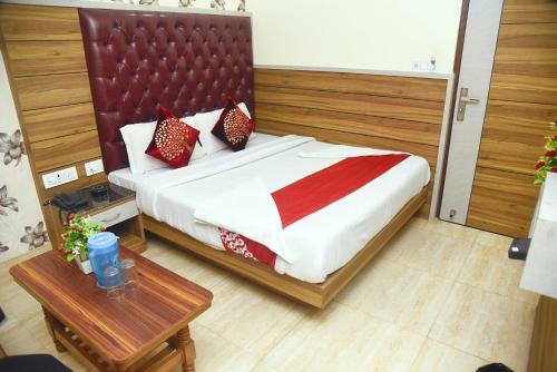 Hotel Delhi Darshan Deluxe