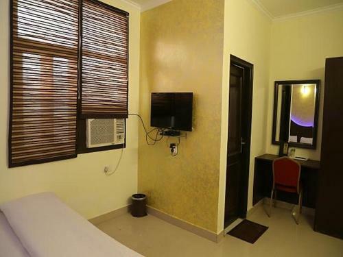 Glt Hotel Radiance Delhi Airport