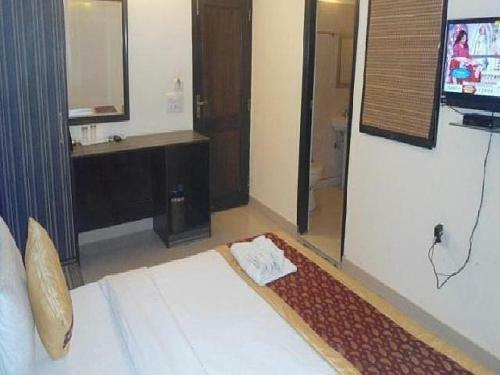 Glt Hotel Radiance Delhi Airport